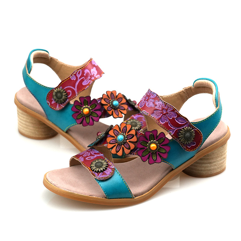 Round Toe Floral Rivet Round Block Heel Sandals