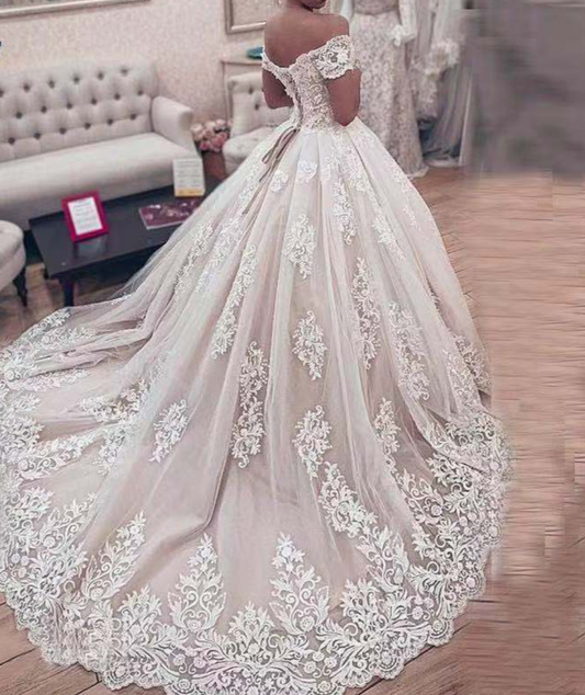 Off-Shoulder Sleeveless Lace Wedding Dress