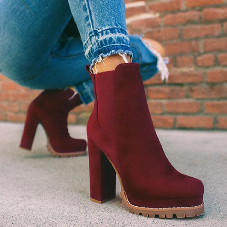 Slip-On Round Toe Chunky Heel PU Boots