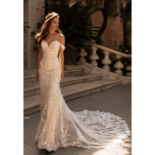 Sweetheart Short Sleeves Court Train Lace Wedding Dress