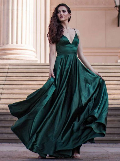 Green Spaghetti Strap Sleeveless V Neck Bridesmaid Dress