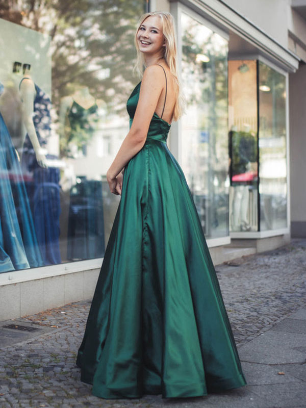 Green Spaghetti Strap Sleeveless V Neck Bridesmaid Dress