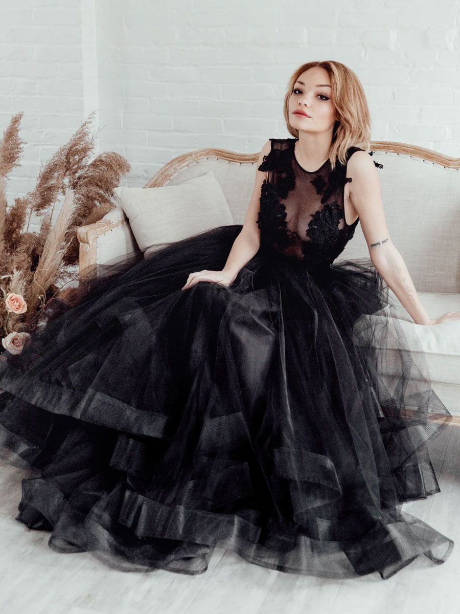 Black A-Line Lace Applique Backless Sleeveless Wedding Dress