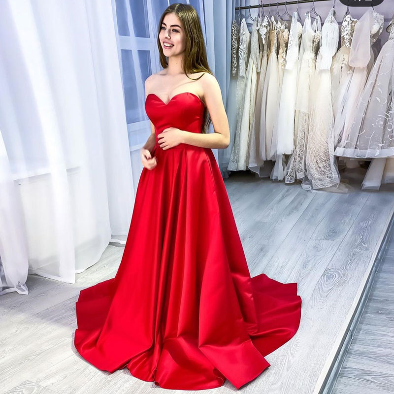 Red Sleeveless Chapel Train Evening Dress