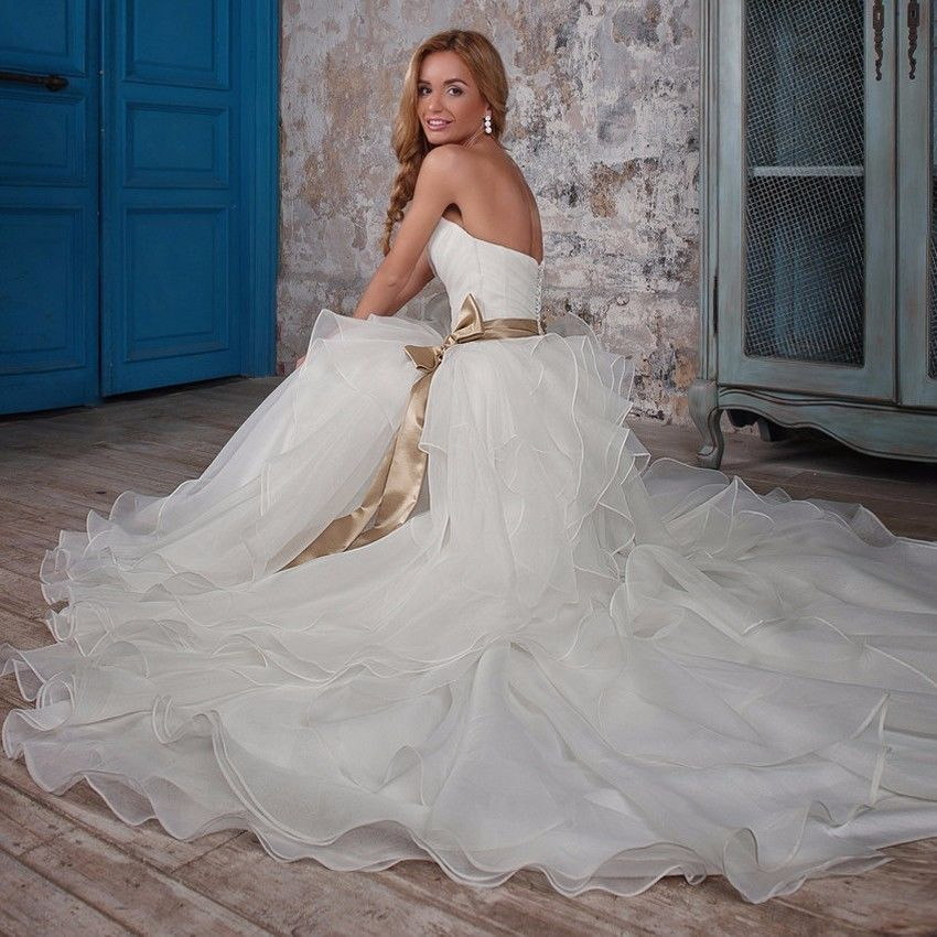 A-line Strapless Ruched Floor-Length Tulle Wedding Dress