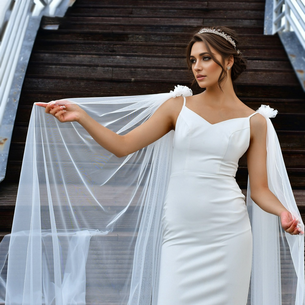 White Shoulder Gauze Cut Edge Long Bridal Veil