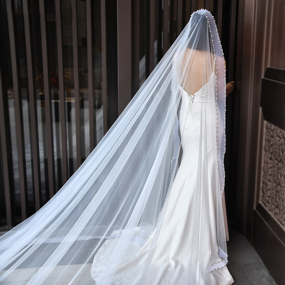 Ivory Single Tier Beaded Rhinestone Edge Bridal Veil